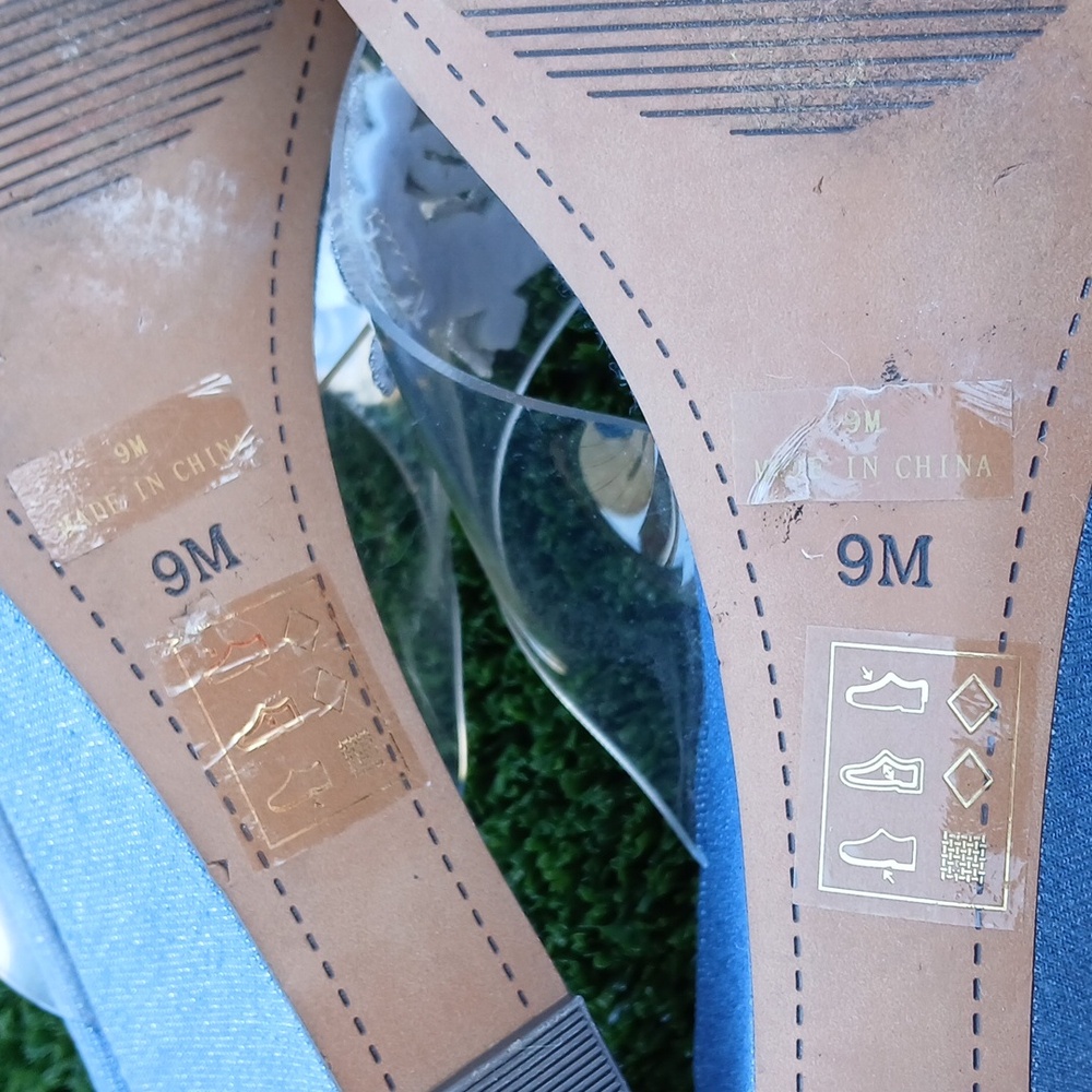 J. Renee Allysen Jeweled Applique Clear Wedge Sandals Chambray Blue Size 9 M - Picture 9 of 9